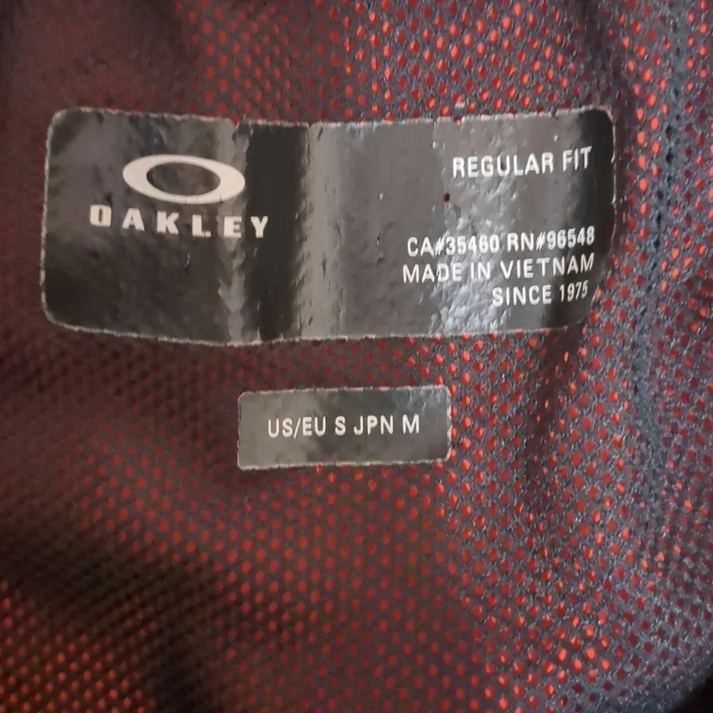 Oakley Cargo Color Block  Board Shorts size Small